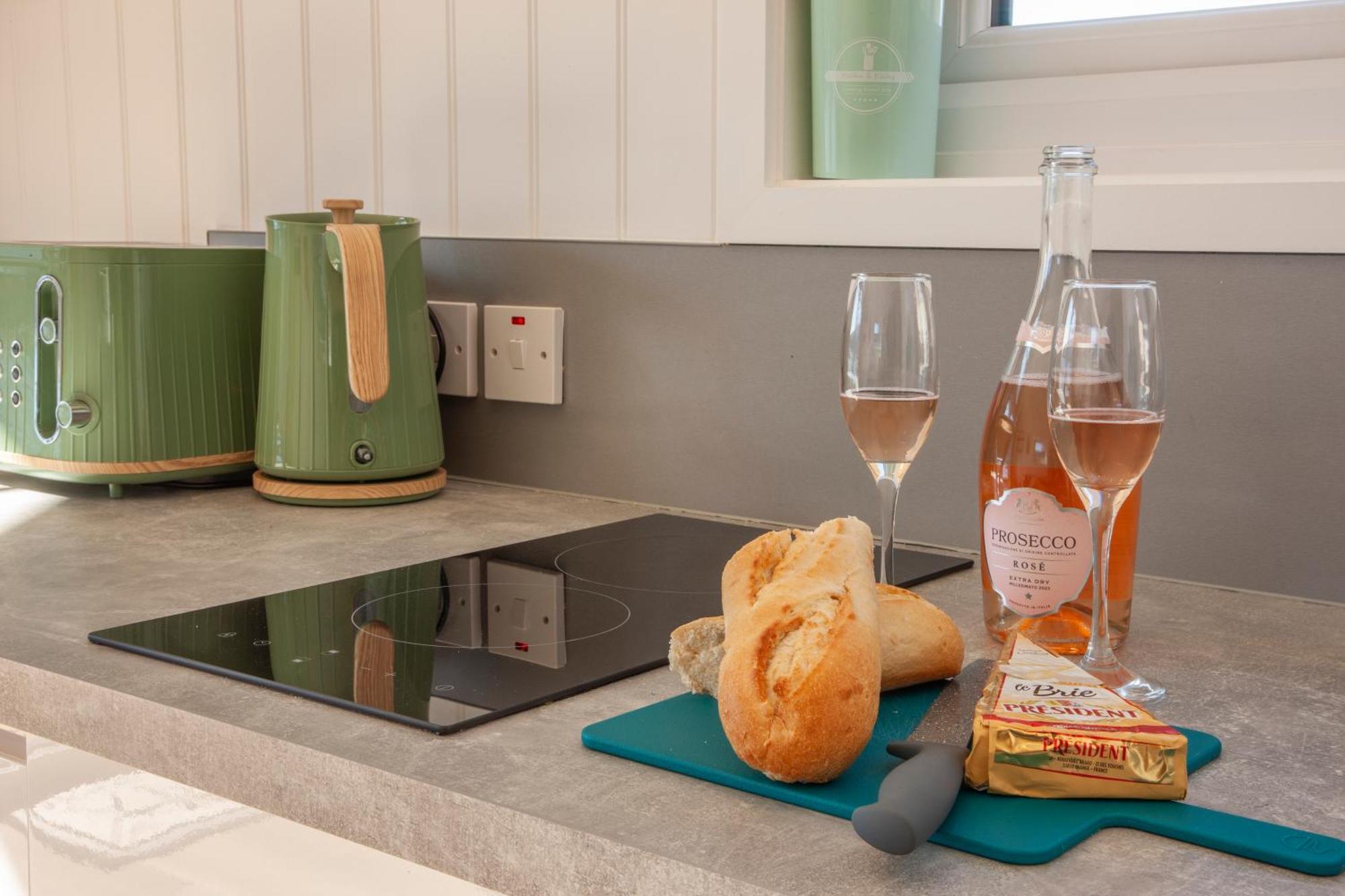 Appin Holiday Homes -Caravans, Lodges, Shepherds Hut And Train Carriage Stays מראה חיצוני תמונה